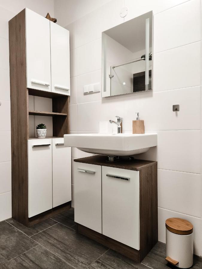 Vienna Green - Modern New Apartment, Old Danube Exterior photo